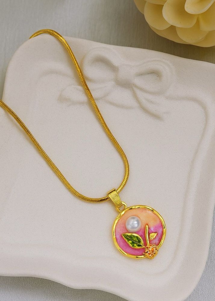 Elegant Floral Pendant Necklace