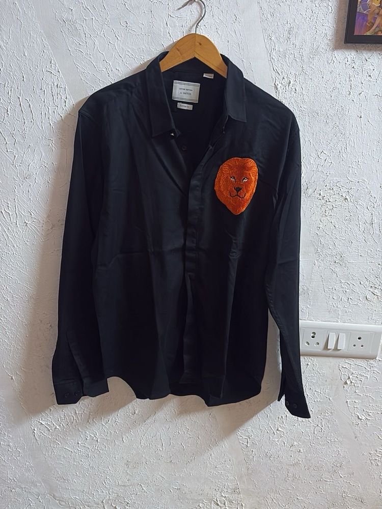 Lion Patch Black Shirt