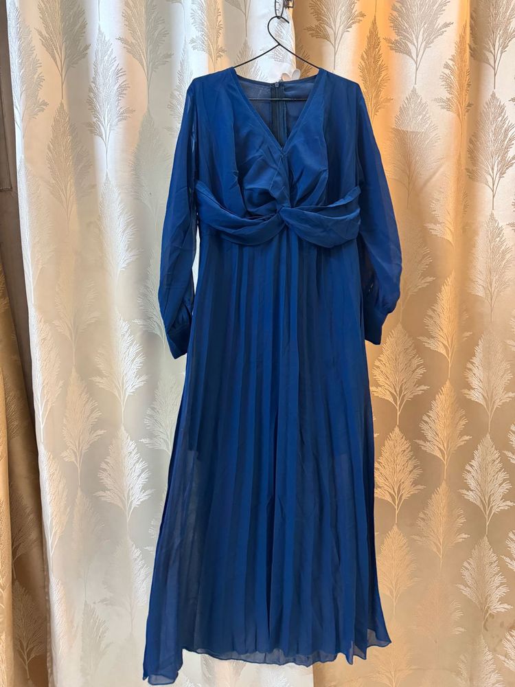 Elegant Blue Pleated Dress