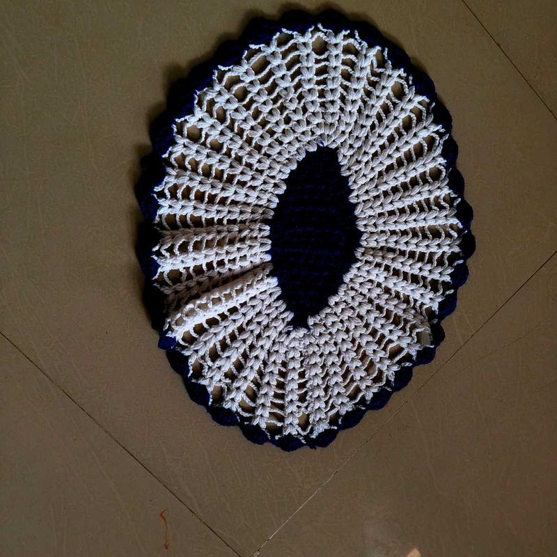Handmade Oval Thalipose