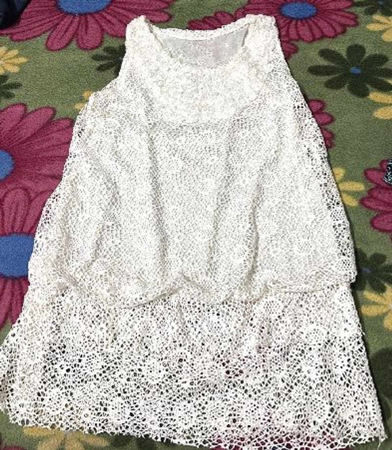 White Lace Sleeveless Dress