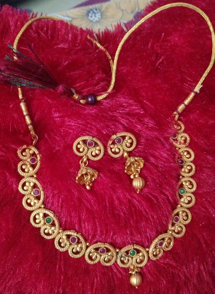 Choker Necklace With Ear Rings