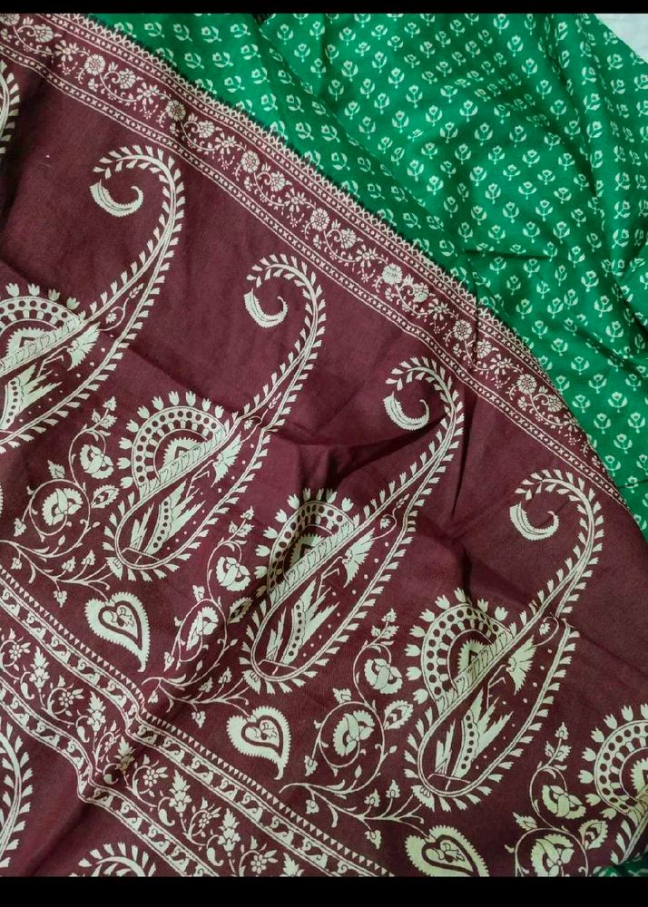 Elegant Green Saree with Flower Design