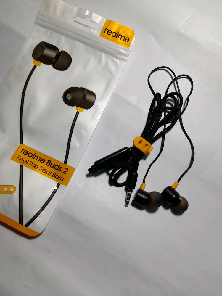 Realme Buds2, Brand New Earphones With Microphone