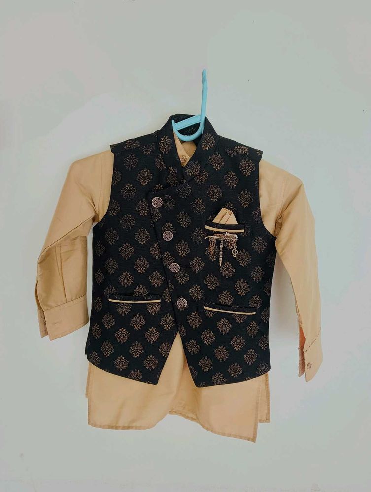 The image showcases a traditional Indian outfit fo