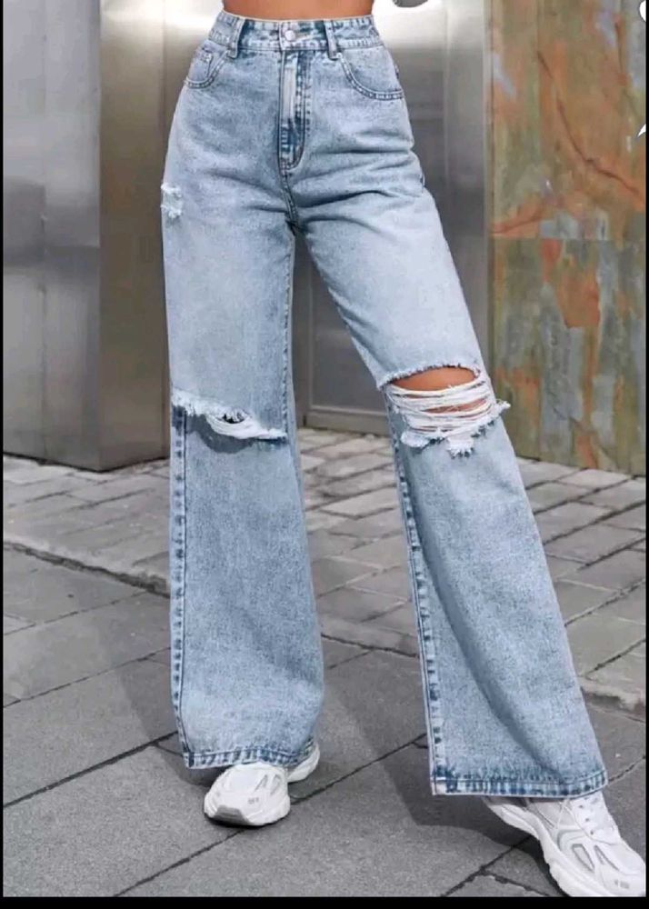 Off duty Distressed Wide Leg Jeans