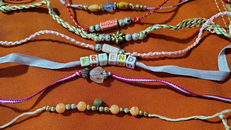 A Set of 7 Classic Friendship Bands