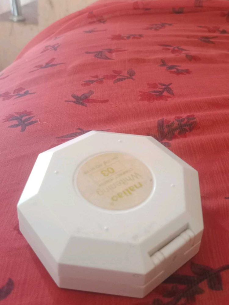 Naliao Whitening Compact