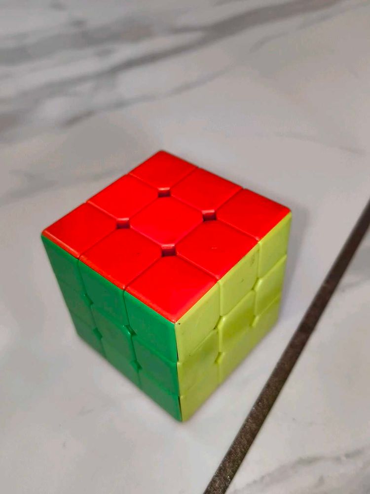 Rubik&#39;s Cube - Classic Puzzle