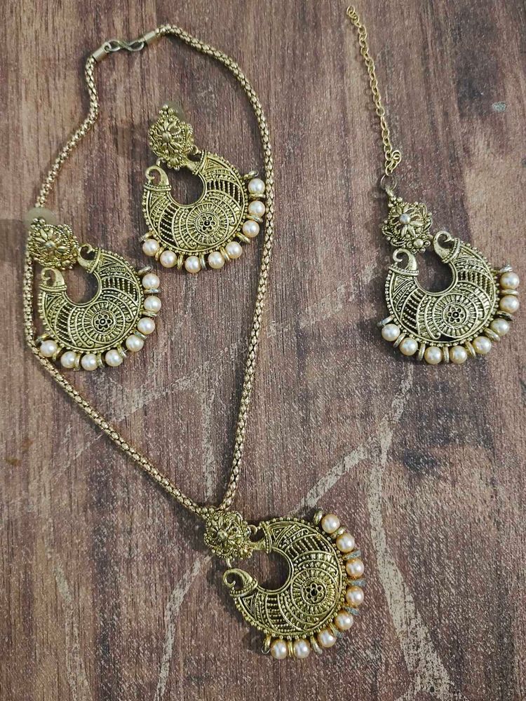Elegant Antique Gold Jewelry Set