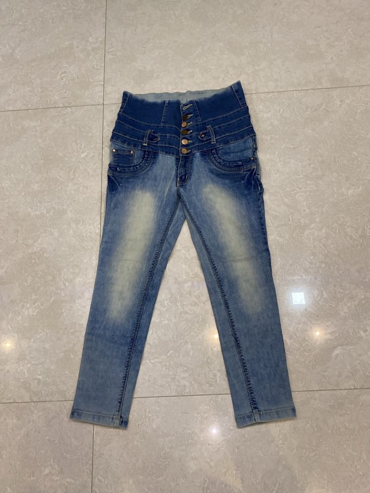 Straight Fit Ankle Length Jeans With Bow
