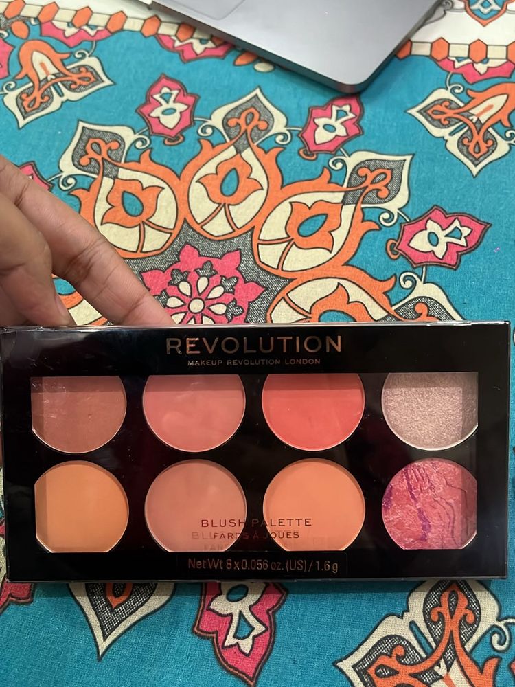 Makeup Revolution Blush Palette