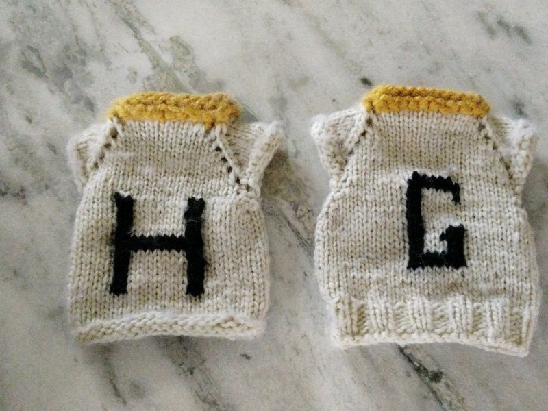 Kitten&#39;s SWeater...
