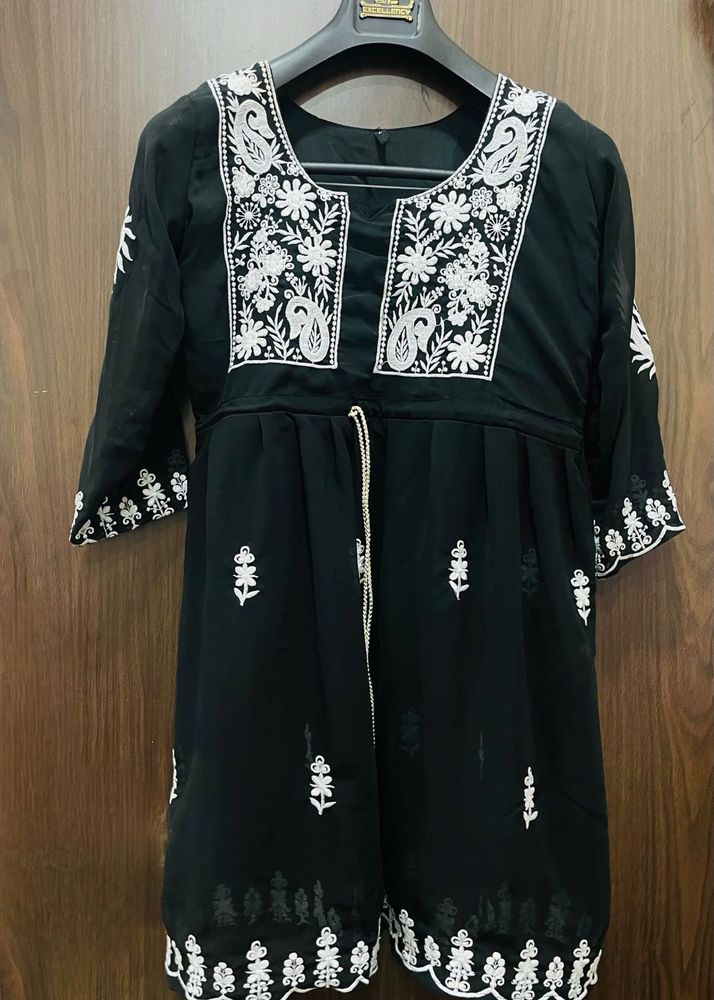 Elegant Embroidered Kurta