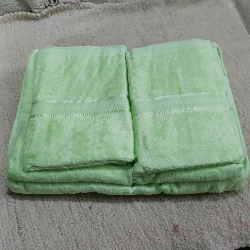 New 4 piece Towel set