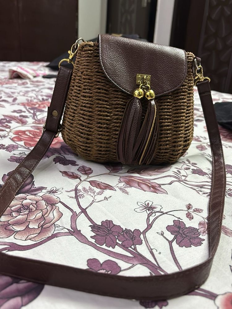 BROWN BEACH SLING BAG FOR WOMEN