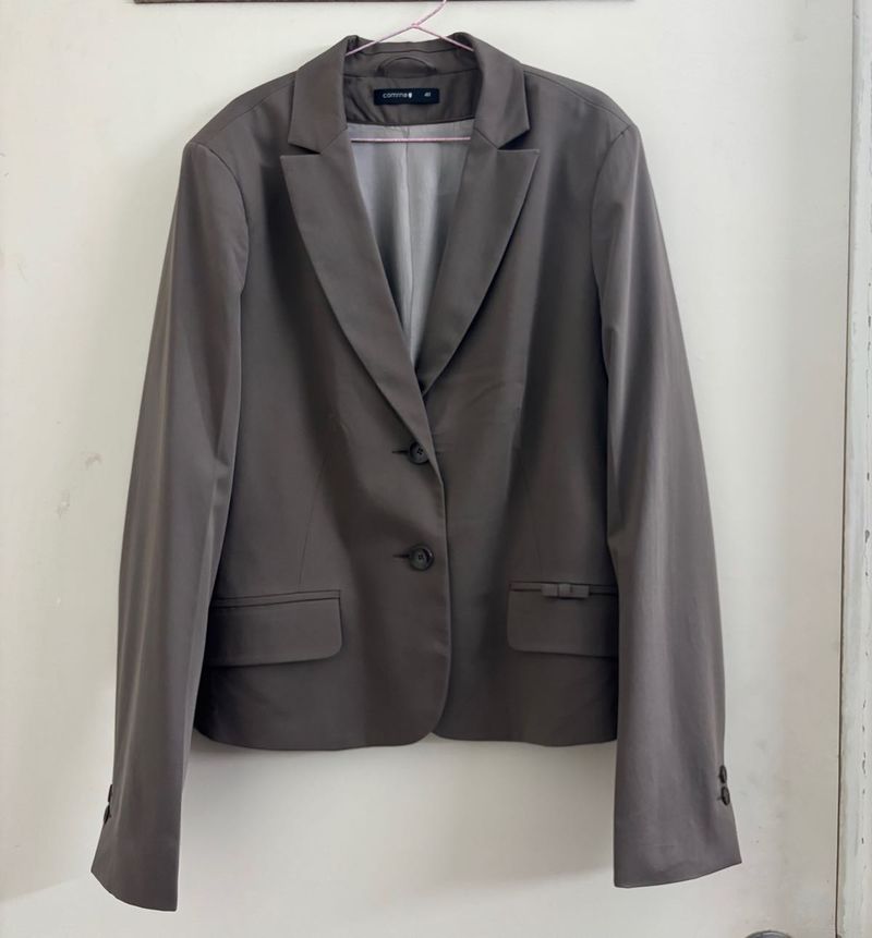 COMMA’ SLIQUE BOW-DETAILED BLAZER