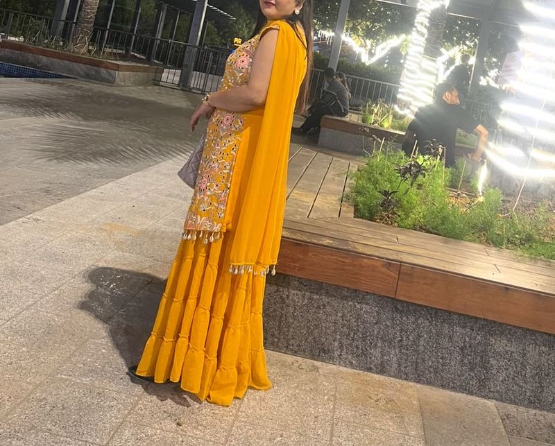 Beautiful Party Wear Sarara Suit