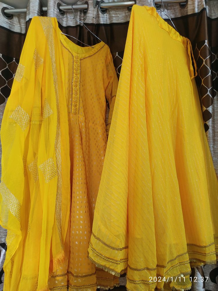 Haldi Outfit Lahenga Kurti Dupatta