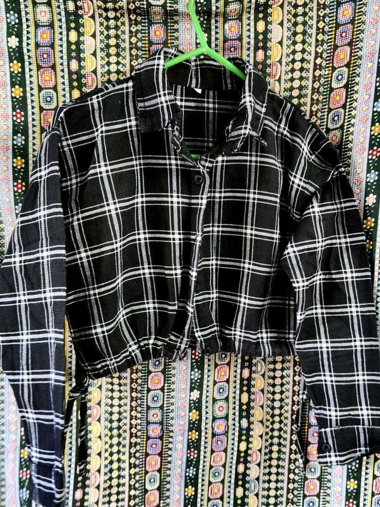 Cropped Plaid Tie-Front Shirt