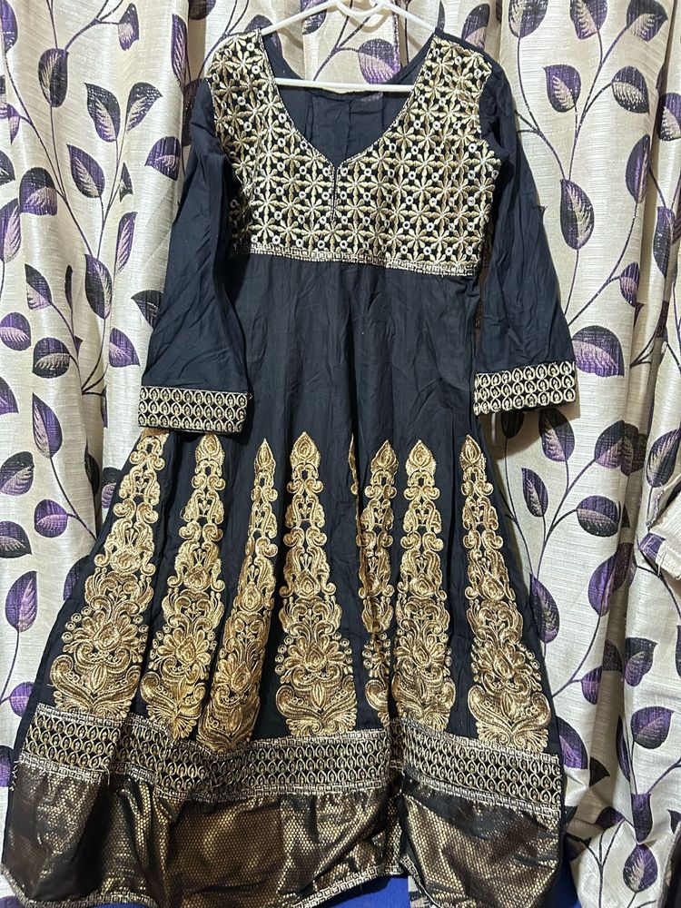 Elegant Embroidered Kurta