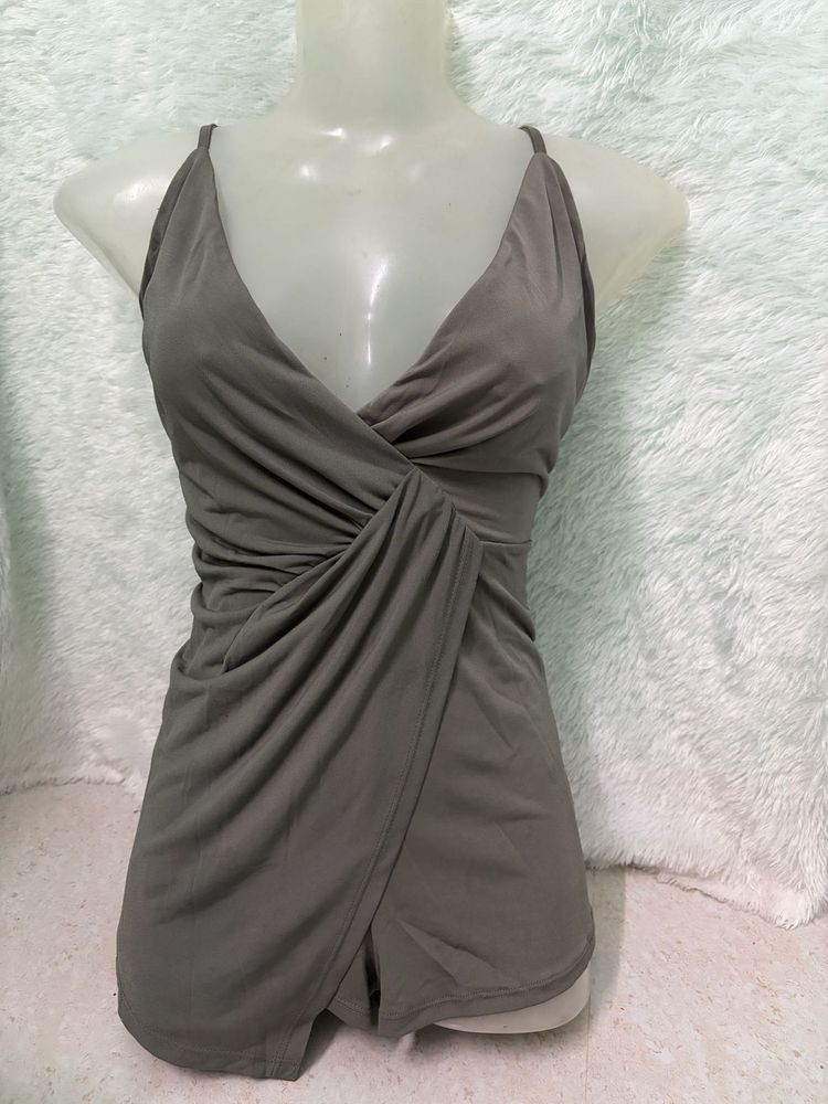 Cute Romper ❤️ ( new unused from UAE) 🇦🇪