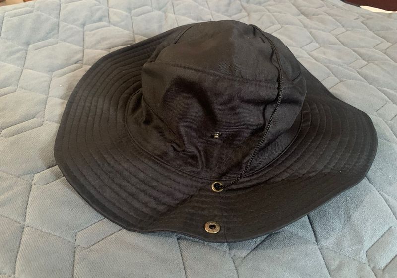 Black Bucket Hat
