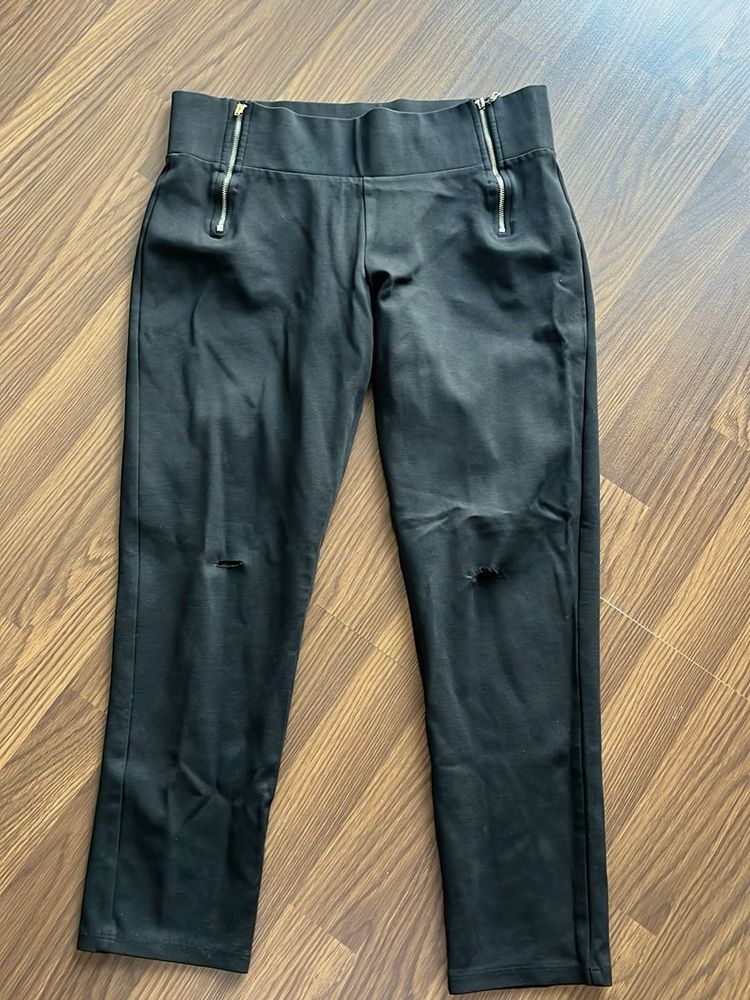 Ripped Black Zipper Jegging