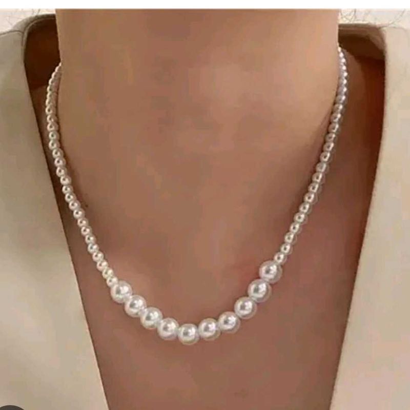 Classic Pearl Beaded Necklace