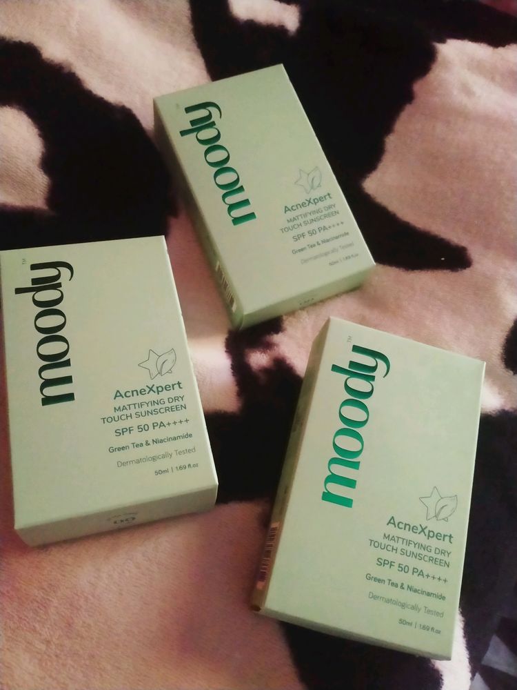 Buy 3 Get 1 Free Moody Acnexpert Sunscreen