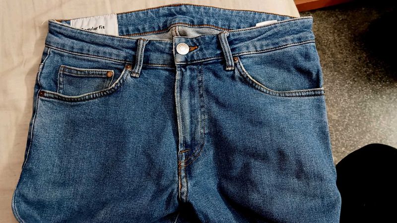 H&amp;M Regular Fit Denim Jeans (32-32)