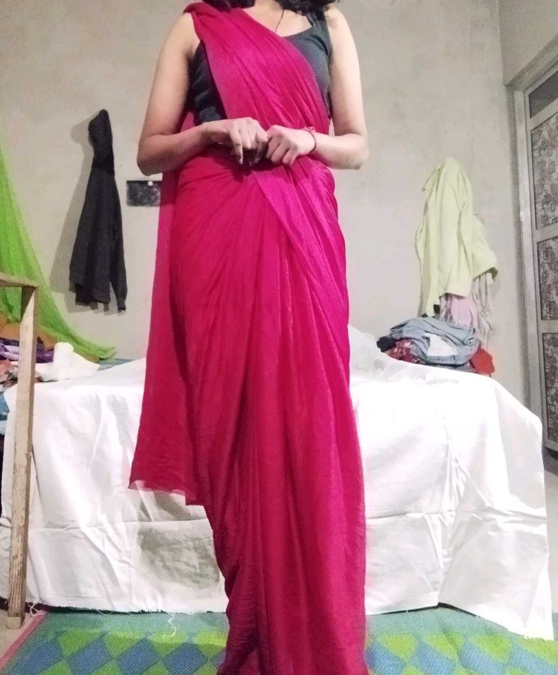 Red Colour Plain Saree✨