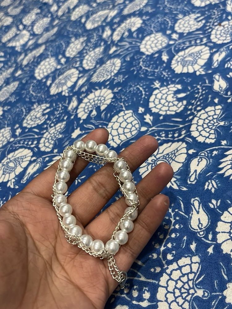 Pearl &amp; Silver Chain Bracelet
