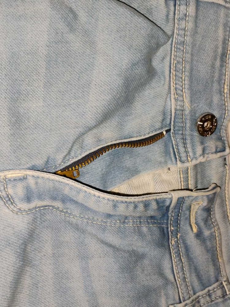TRENDY BLUE JEANS