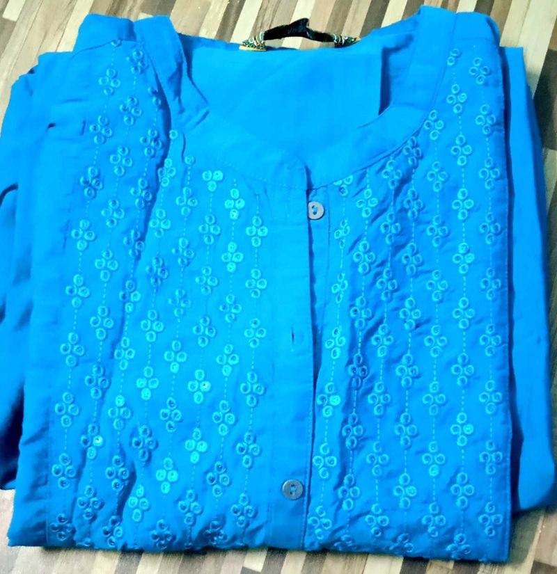 Elegant Blue Embroidered Kurta