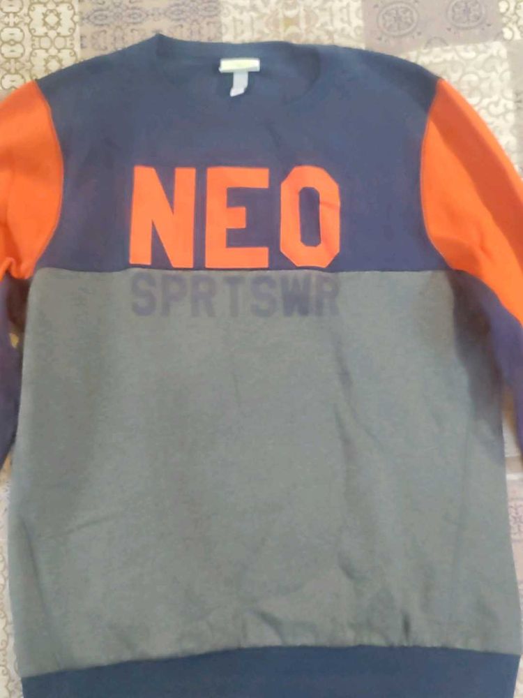 Stylish Neo Sportswear Sweatshirt