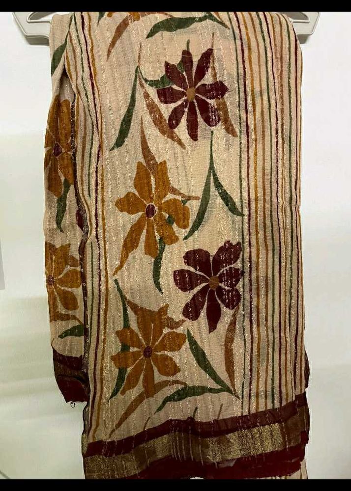 nude clr flowers patterns  saree