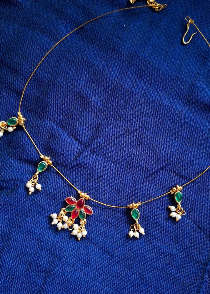 Invisible chain necklace