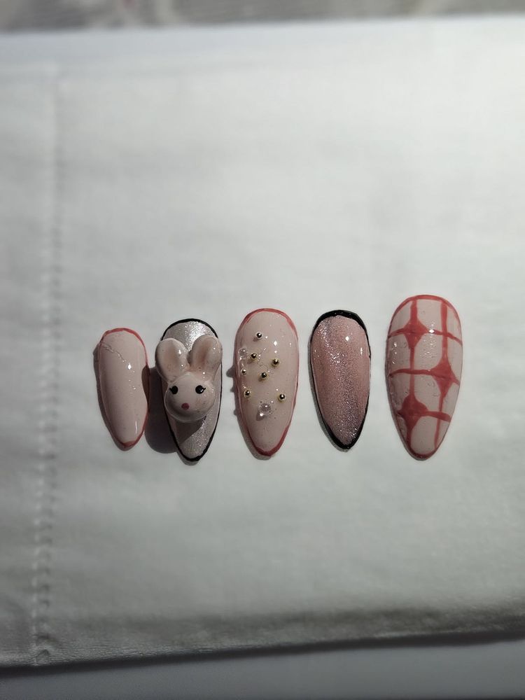 Gel Press-on Nails With 3d Charm And Cat Eye Nail