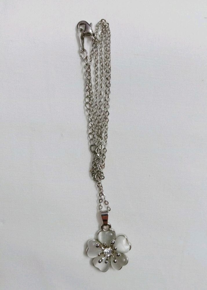 Girl&#39;s Crystal Rhinestone Flower Pendant Chain
