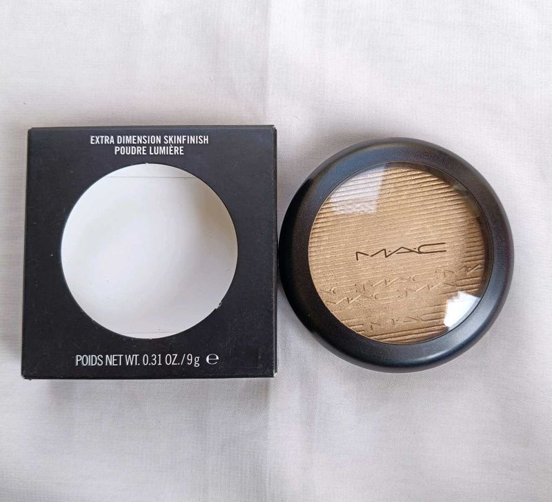 MAC Extra Dimension Skinfinish