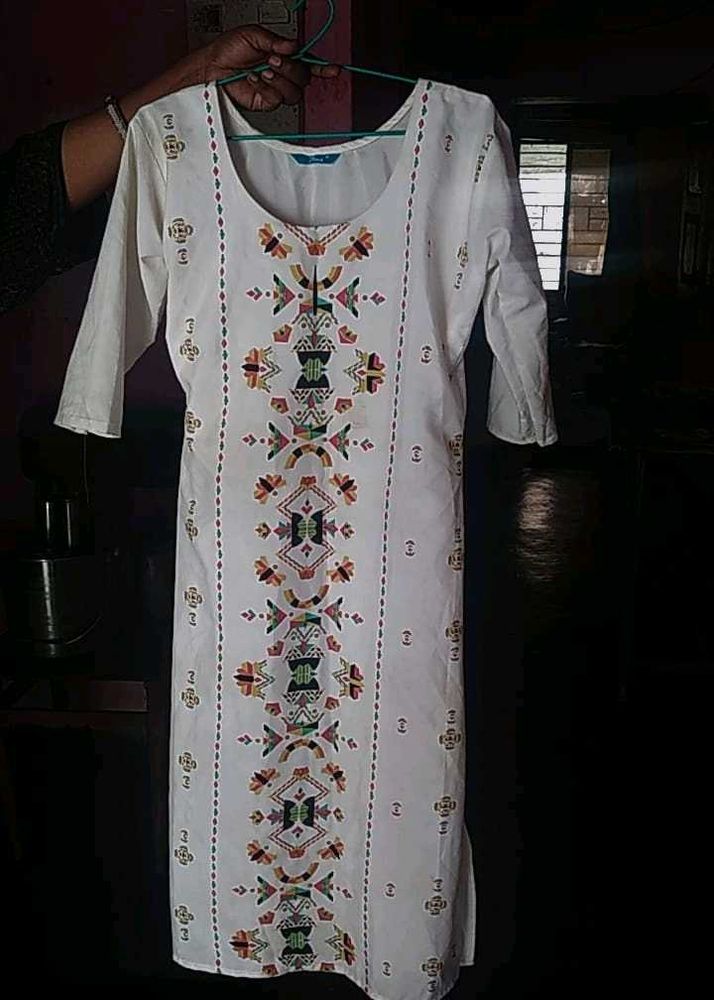 White Kurtii