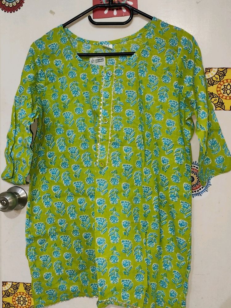 Unused Beautiful Parrot Green Floral Print Short Cotton Kurti Top