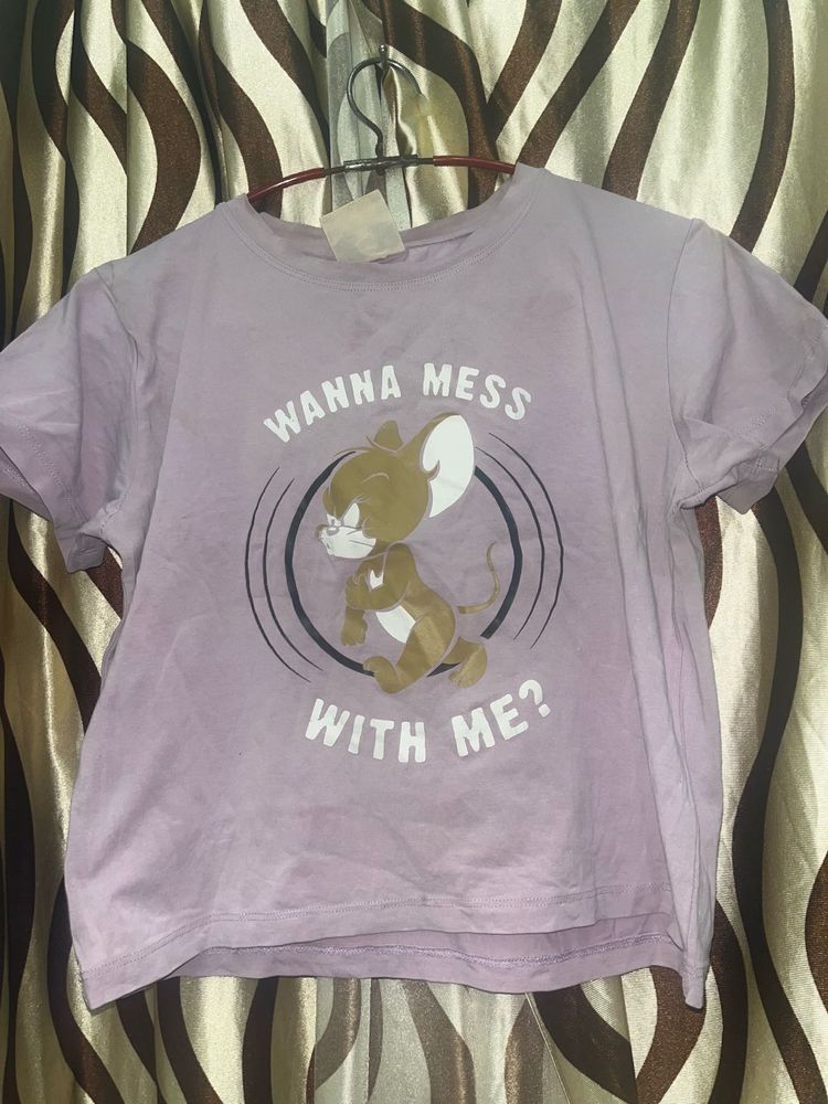 1 T-shirt And Baggy Jeans