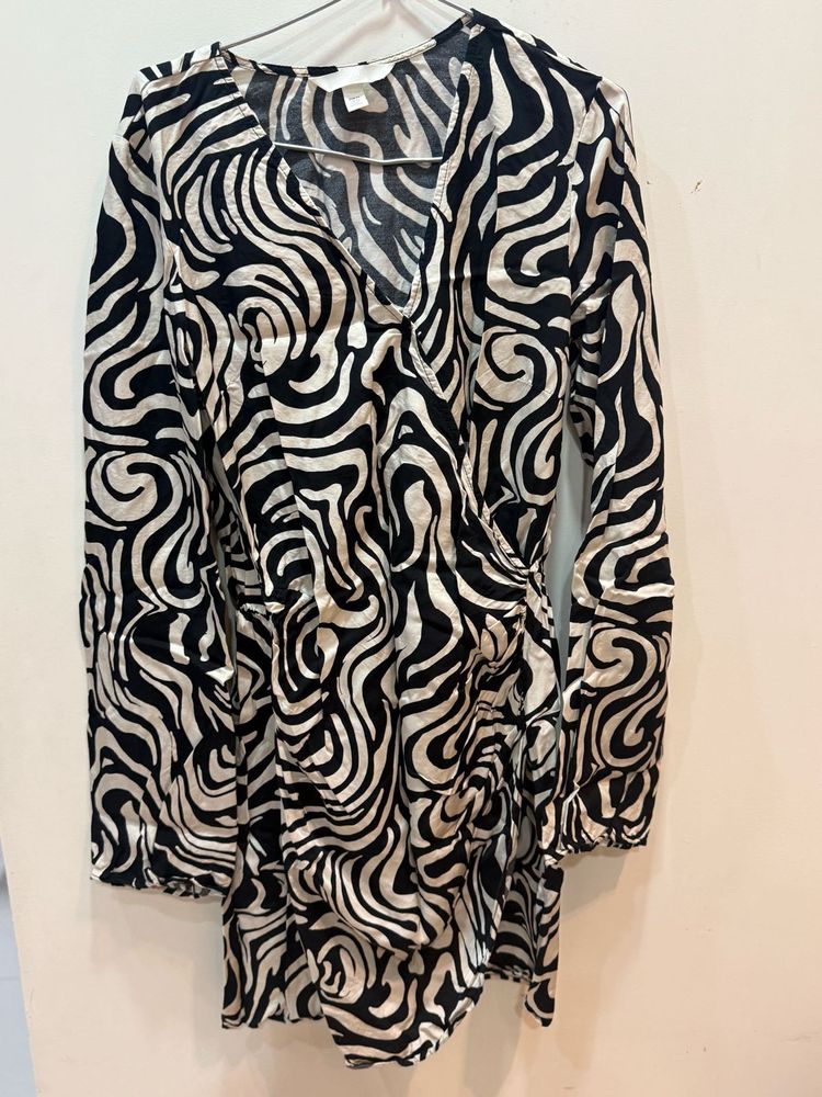 Black White Swirl Dress