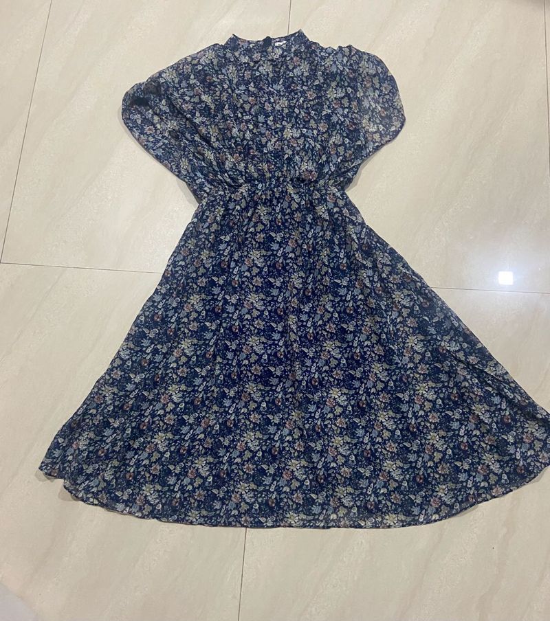 🌸 Effortlessly Elegant Floral Frock 🌸