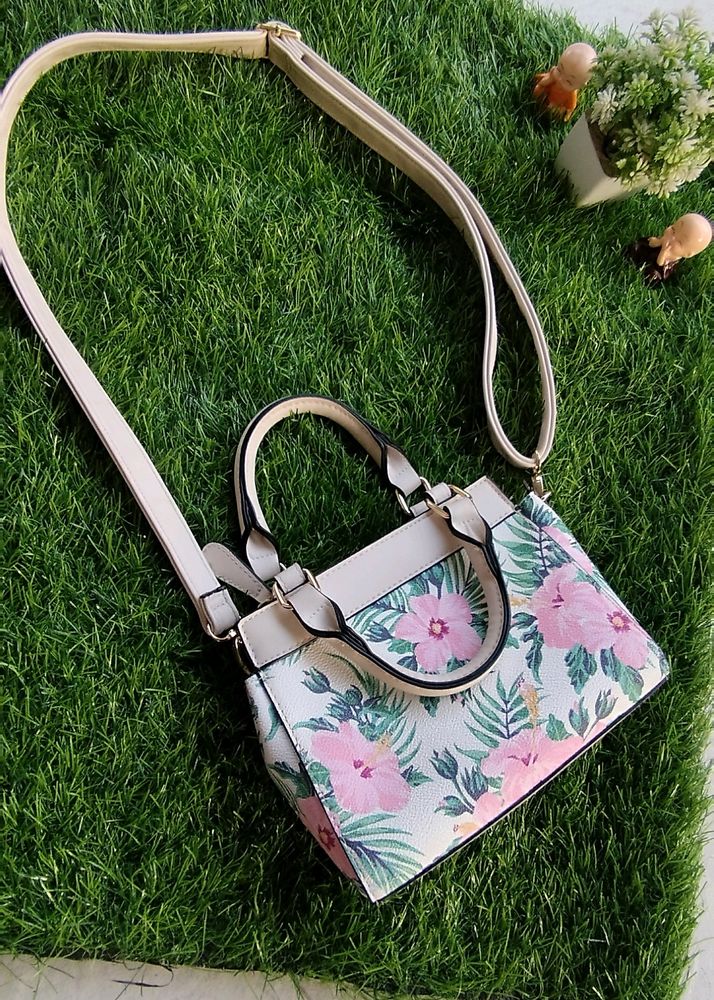 White Flower Print Handbags.