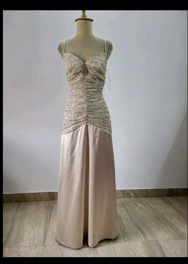 Beautiful 😍❤️ Gown