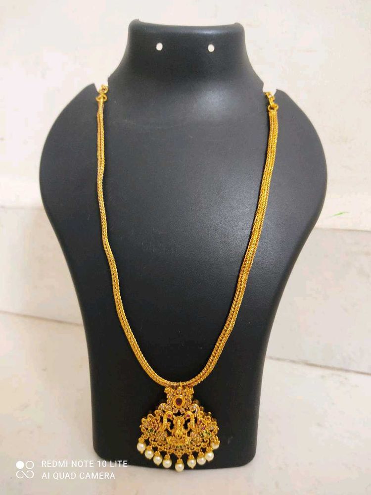 Chain With Pearl Dropped