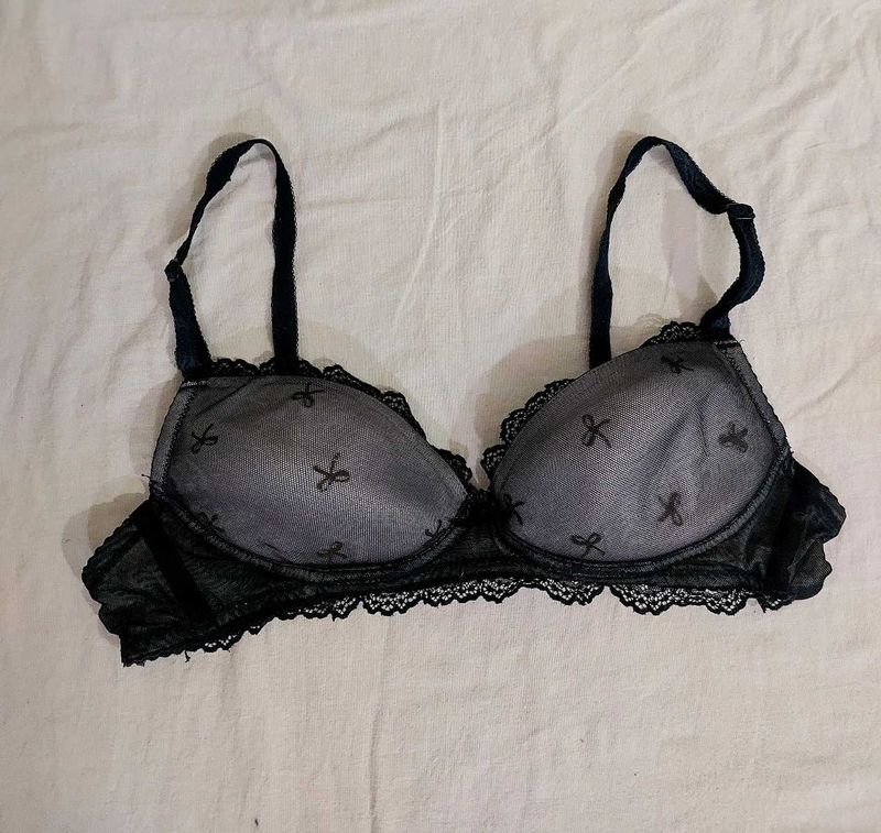 Cute-Bow design black lace bra